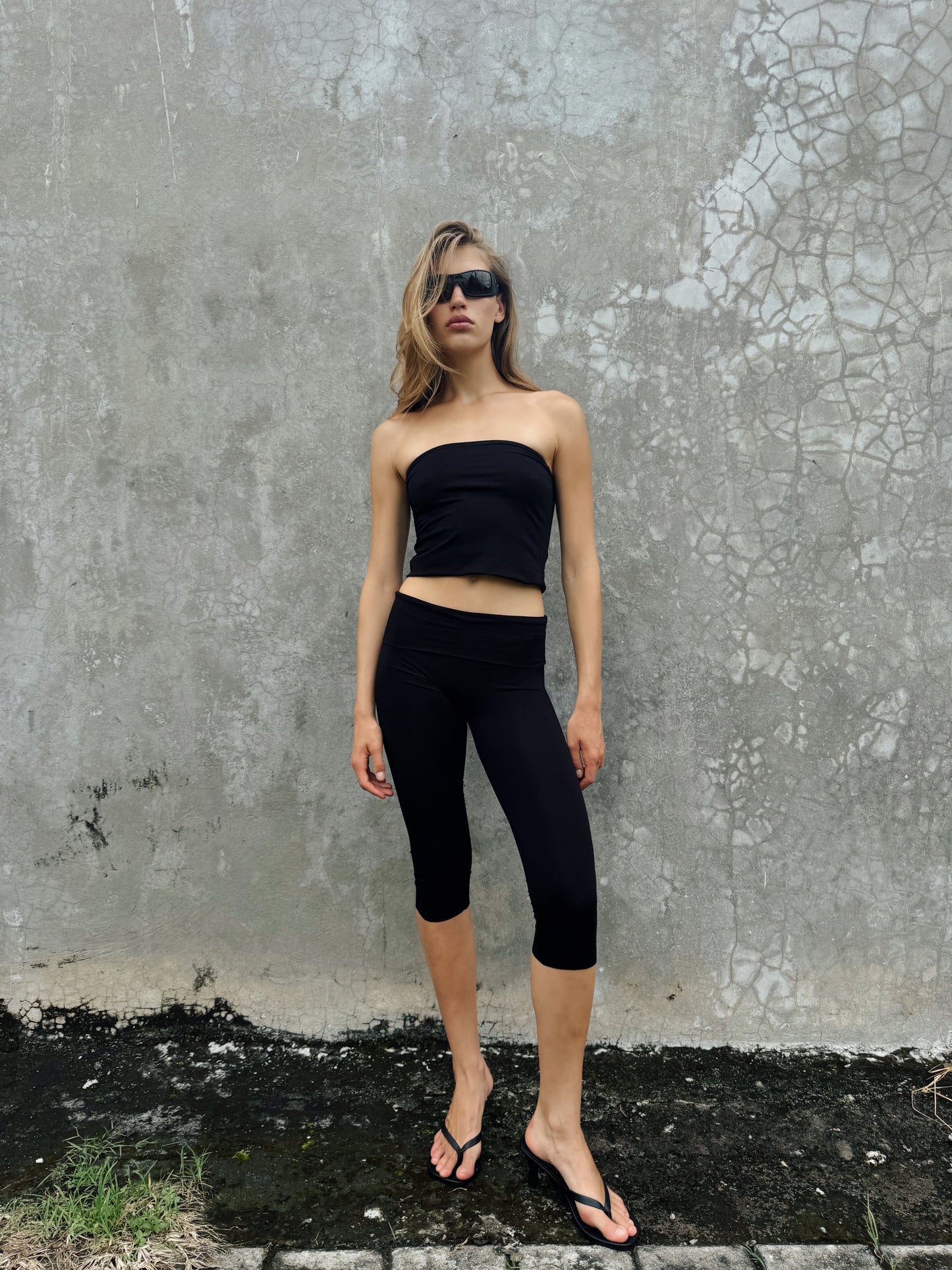“Sena” raw edges capri leggings
