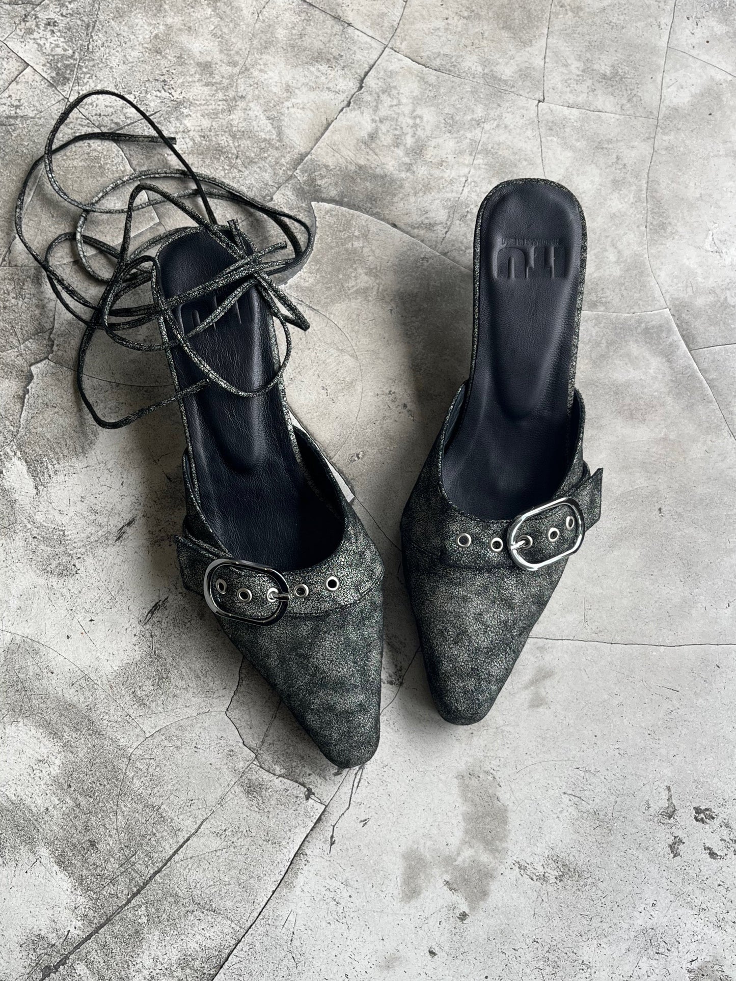 “Kaia” kitten heels shoes (white)