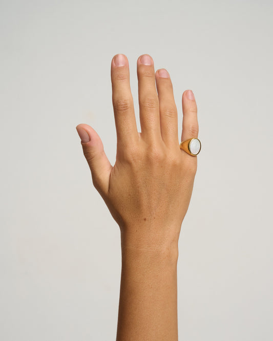 Unisex “Enea” Mother of Pearl signet ring - BURO
