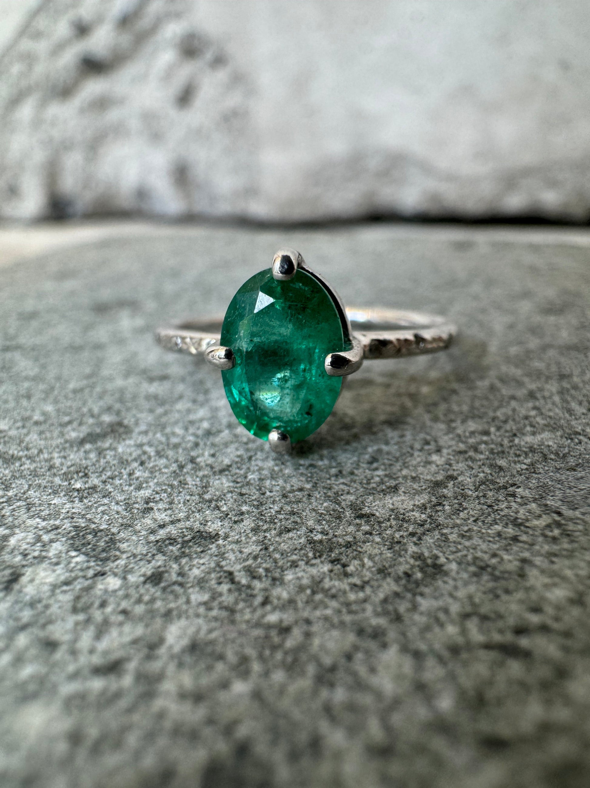 “Zoe” emerald ring - BURO
